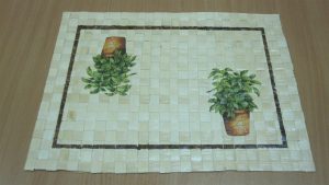 podkładka z wzorem doniczek.