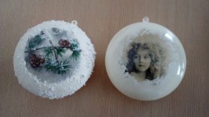 bańki choinkowe z motywem zimowym i dziewczynką